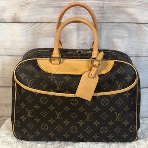 Authentic Louis Vuitton monogram Deauville